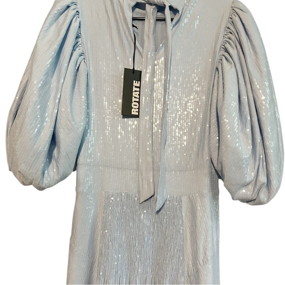 Elegant Blue Midi Dress - Picture 4 of 9